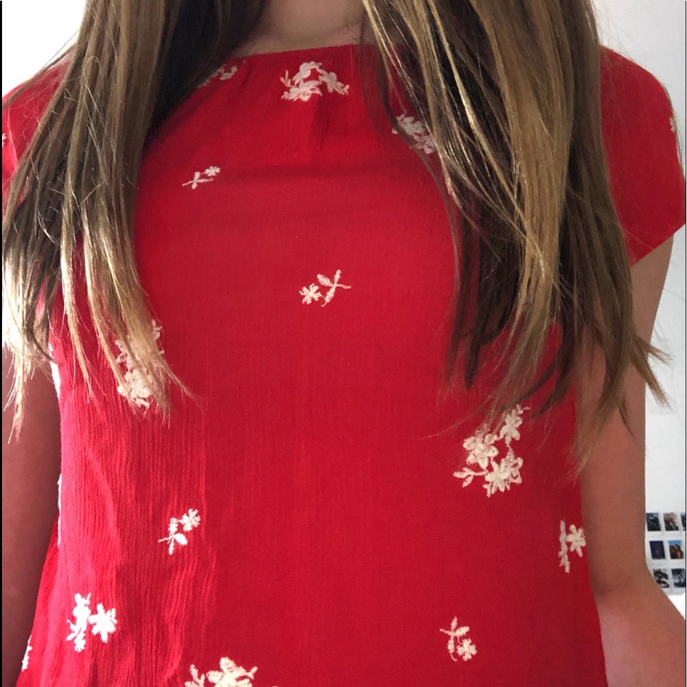 this is a tillys white fawn girls shirt